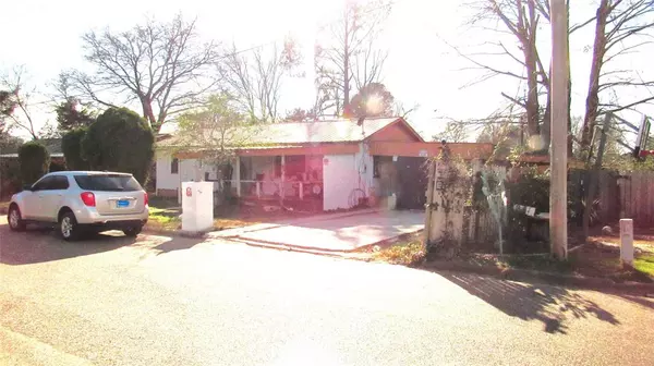 Pittsburg, TX 75686,607 Pineland Street