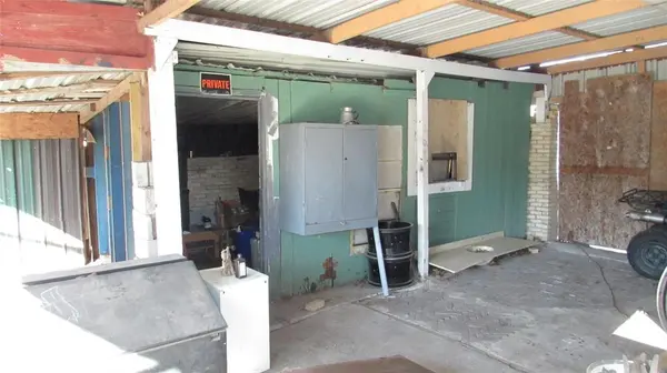 Pittsburg, TX 75686,607 Pineland Street