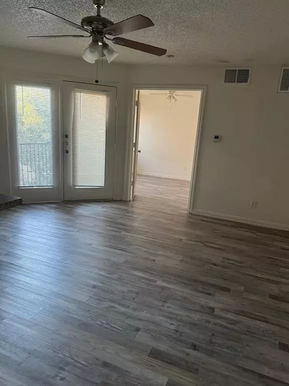 Dallas, TX 75243,9825 Walnut Street #305