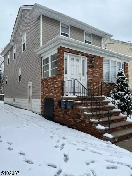 Linden City, NJ 07036,428 Brook St #1