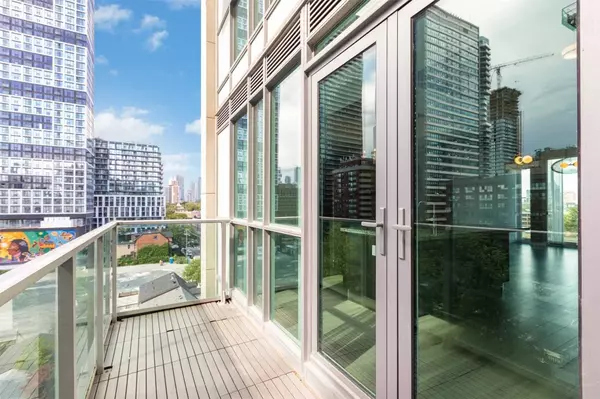 Toronto C08, ON M5A 2N1,220 George ST #907