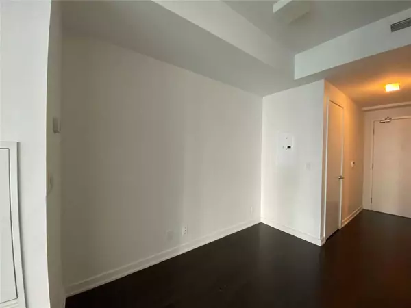 Toronto C01, ON M5J 0A9,14 York ST #1204