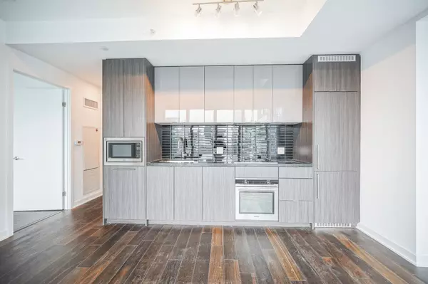 Toronto C01, ON M5V 0N4,115 Blue Jays WAY #4215