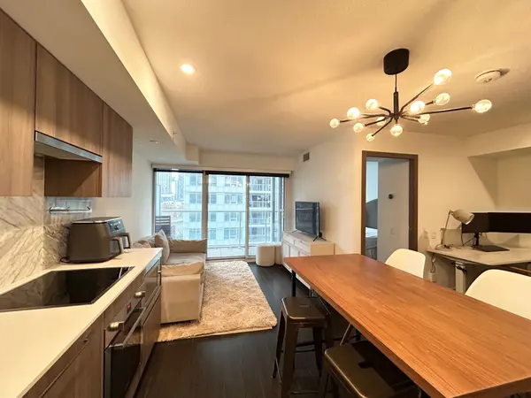 Toronto C01, ON M5V 0N2,19 Bathurst ST #910