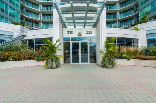 230 Queens Quay W #1622, Toronto C01, ON M5J 2Y7