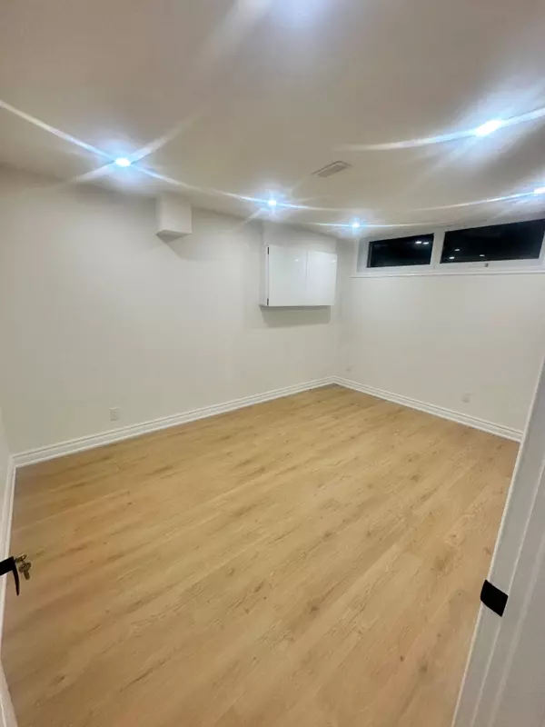 Toronto E09, ON M1H 2C4,199 Brimorton DR