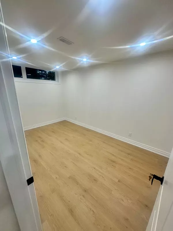 Toronto E09, ON M1H 2C4,199 Brimorton DR