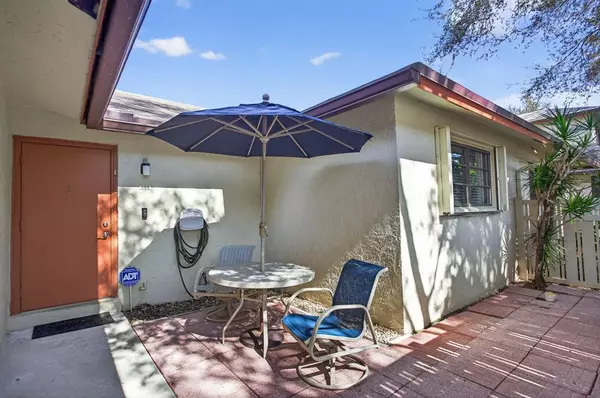 Pompano Beach, FL 33064,1759 NE 40th Pl #604