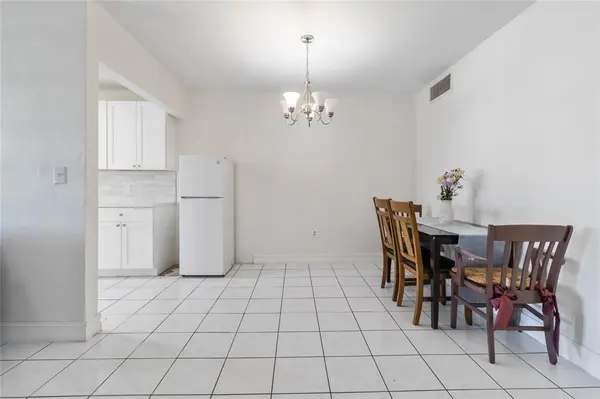 Miami, FL 33179,52 NE 204th St #31