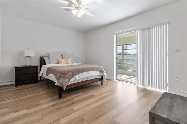 Miami, FL 33179,52 NE 204th St #31