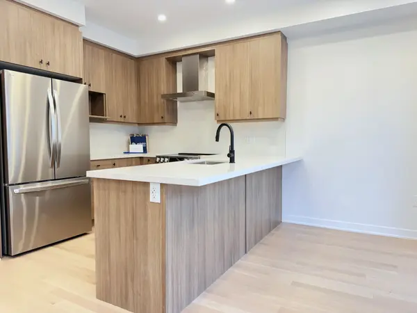 Markham, ON L3R 3X3,7 Anna Russell WAY