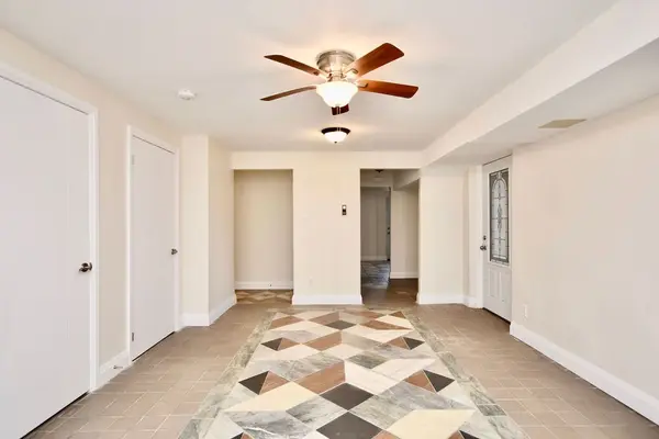 Barrie, ON L4N 7E3,42 Mcveigh DR