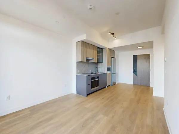 Toronto W08, ON M8Z 6C7,1037 The Queensway N/A #620