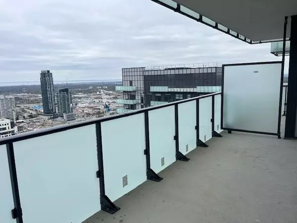 Mississauga, ON L5B 0L6,430 square one DR W #4004