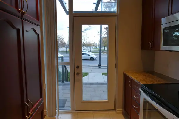 Mississauga, ON L5B 0C8,339 Rathburn RD #115