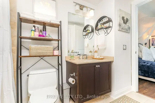 Oakville, ON L6L 0E1,11 Bronte RD #422