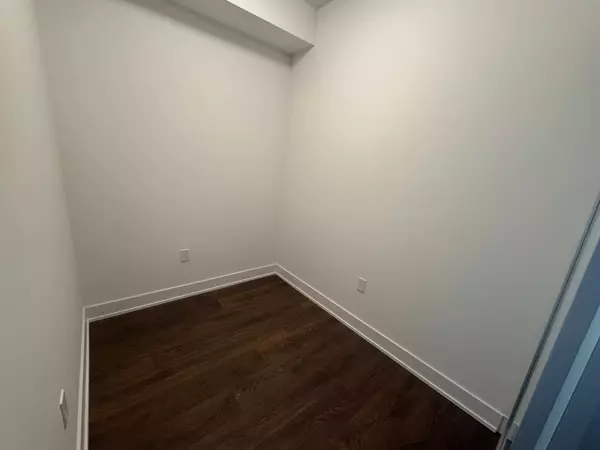 Oakville, ON L6M 4J2,2343 Khalsa Gate