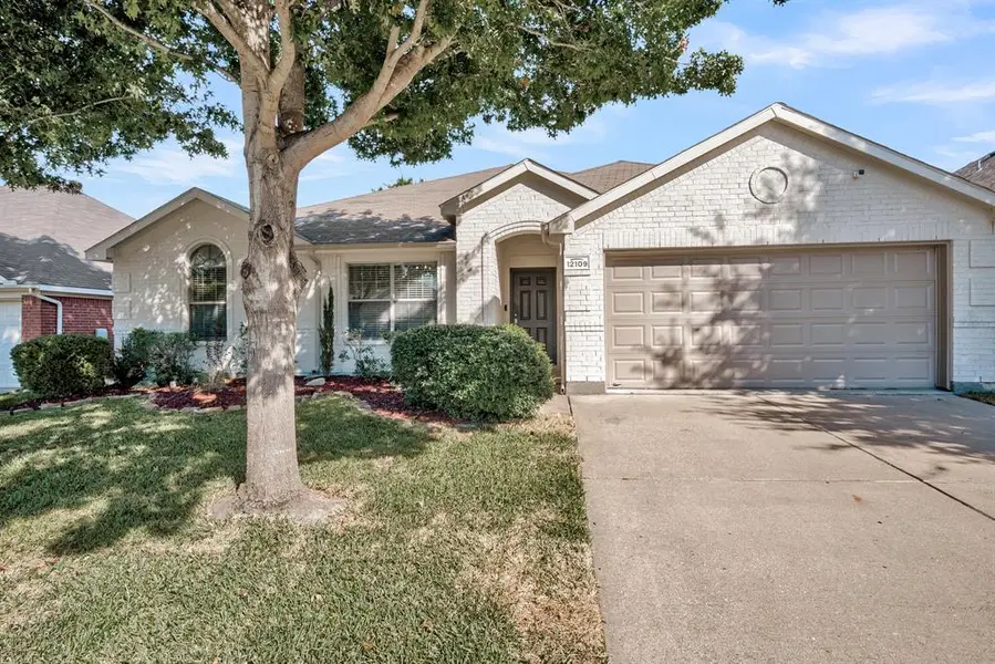 12109 Ridge Tree Road, Fort Worth, TX 76036