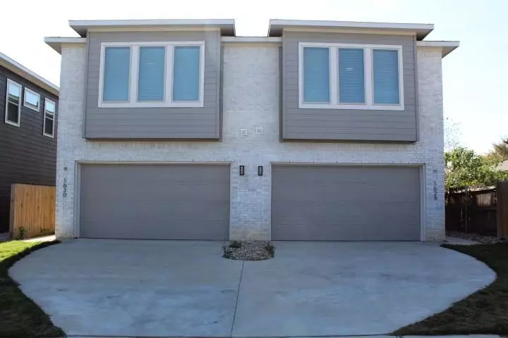 Fort Worth, TX 76104,1628 E Davis Avenue