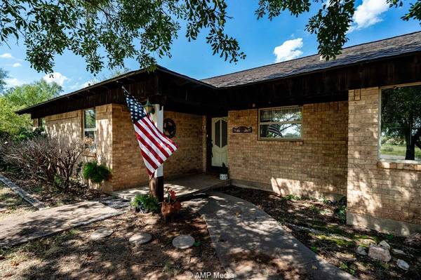 206 Spoon Drive, Stamford, TX 79553