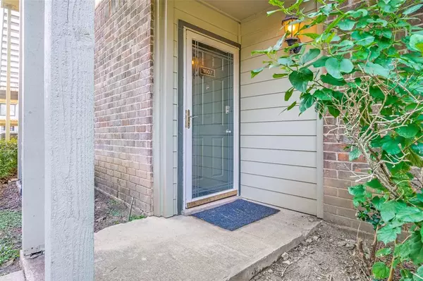 Dallas, TX 75248,5981 Arapaho #1607