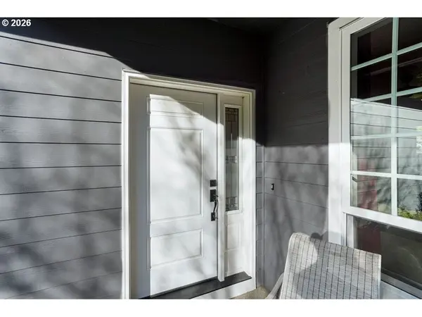 Silverton, OR 97381,1101 MADISON ST