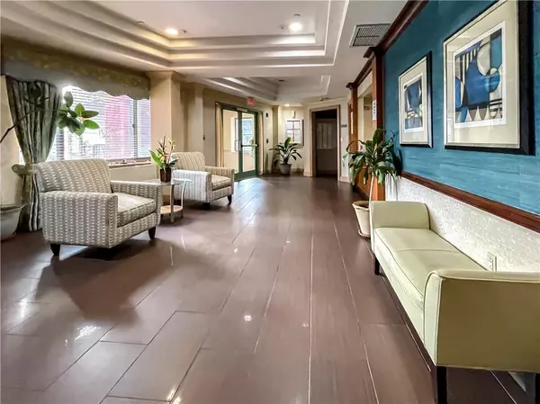 Rockaway Park, NY 11694,136 Beach 117th ST #3N