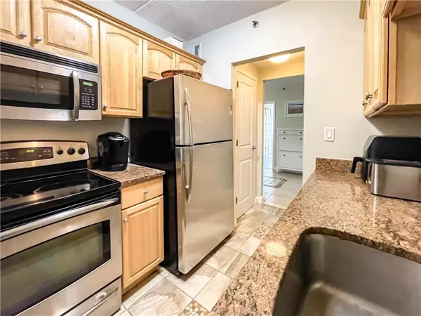 Rockaway Park, NY 11694,136 Beach 117th ST #3N