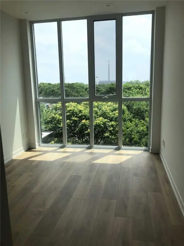 Toronto E01, ON M4M 1J4,899 Queen ST E #610