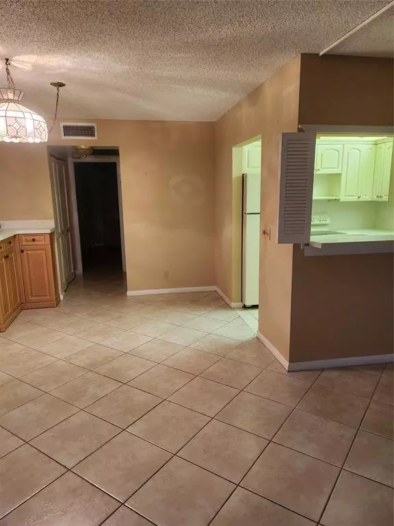 Deerfield Beach, FL 33442,104 Westbury E #104