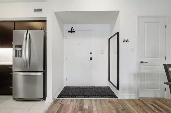 Barrie, ON L9J 0J6,54 Koda ST #204