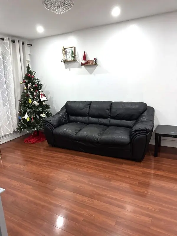 Toronto W05, ON M3N 1K3,21 London Green CT #33