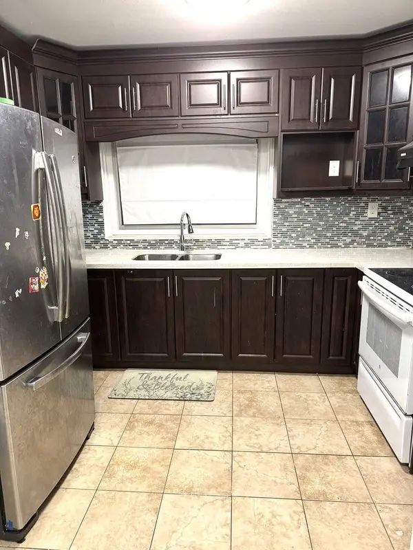 Toronto W05, ON M3N 1K3,21 London Green CT #33