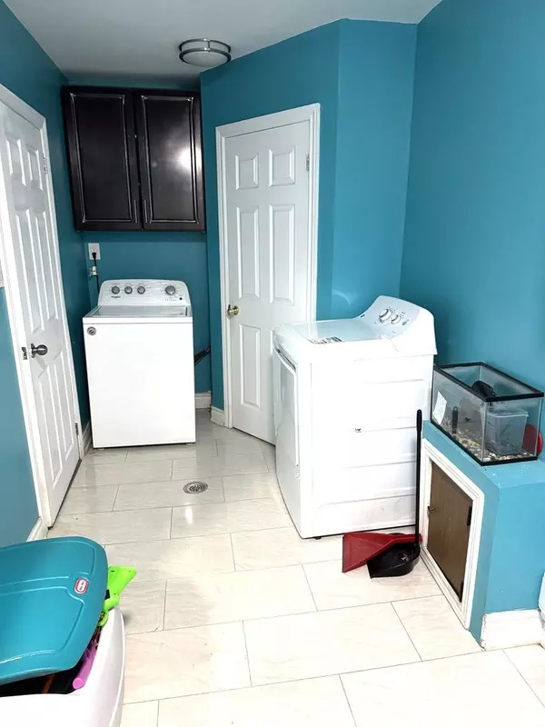 Toronto W05, ON M3N 1K3,21 London Green CT #33