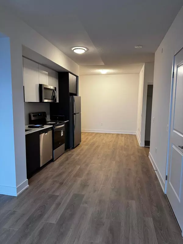 Mississauga, ON L5A 4L4,204 Burnhamthorpe RD E #1305