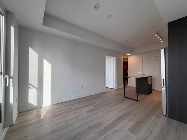 Mississauga, ON L5B 0P6,395 Square One DR #4309