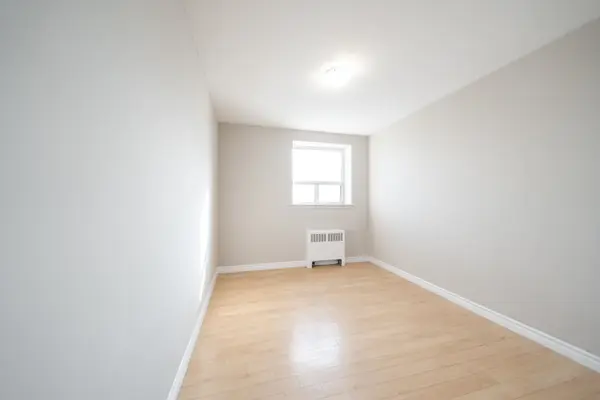 Hamilton, ON L8H 4A6,468 Ottawa ST #432D