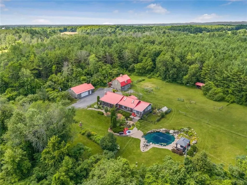 Hawkesbury, ON K0B 1M0,1425 PETITE QUATORZE RD