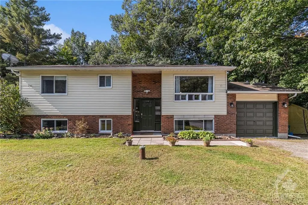 Constance Bay - Dunrobin - Kilmaurs - Woodlawn, ON K0A 3M0,147 ARCHIE ST