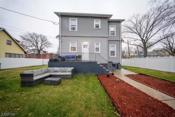 East Orange City, NJ 07018,8 Tremont Ave