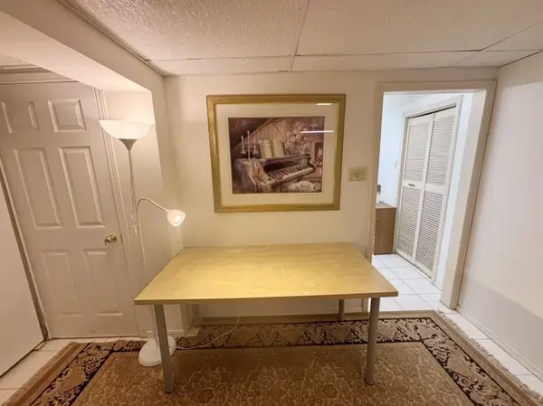 Toronto E05, ON M1W 2W7,86 Longbow SQ