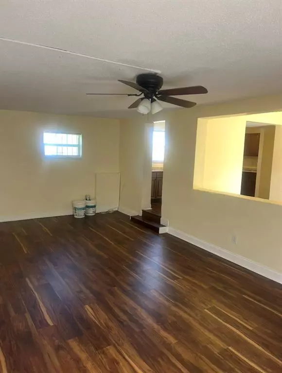 Miami Gardens, FL 33056,3615 NW 214th St