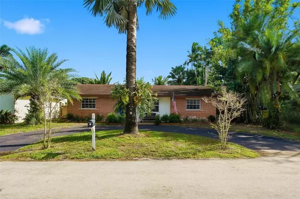 4730 SW 54th Ter, Davie, FL 33314