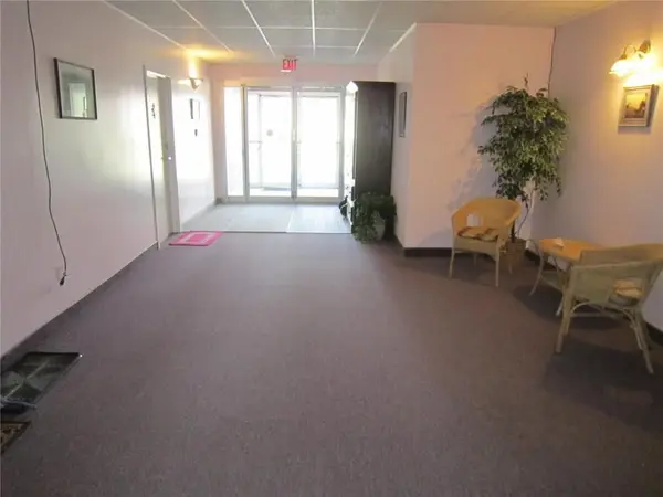 Deep River, ON K0J 1P0,1 BROCKHOUSE WAY #111