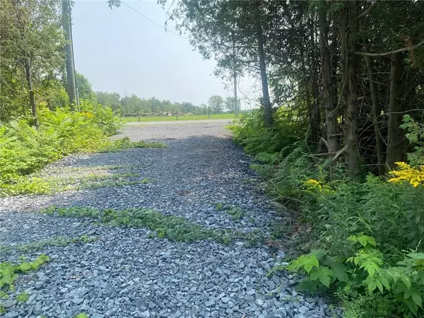 North Glengarry, ON K0C 1A0,20091 KENYON CONCESSION 1 RD