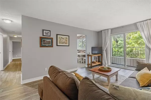 Merrickville-wolford, ON K0G 1N0,323 MAIN ST W #302