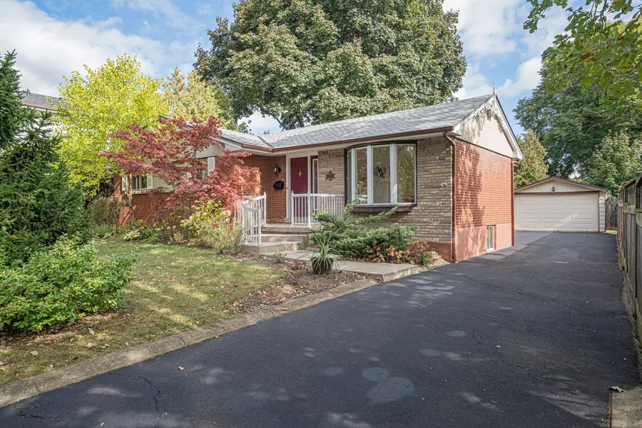 621 Dynes RD, Burlington, ON L7N 2V4