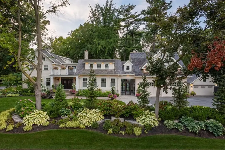 347 EAST HART CRES, Burlington, ON L7N 1P8