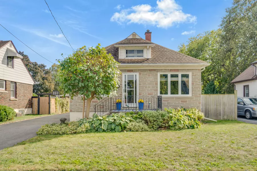 6440 Crawford ST, Niagara Falls, ON L2E 5Z2