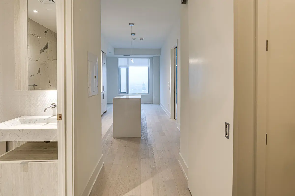 Toronto C02, ON M4W 0B7,11 Yorkville AVE #6303